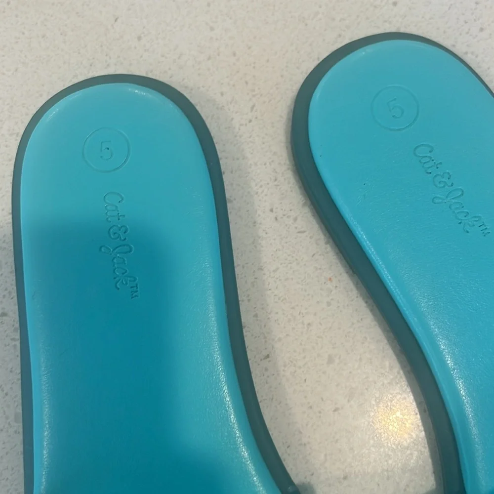 Cat & Jack Slides - Girls 5 - Picture 3 of 4